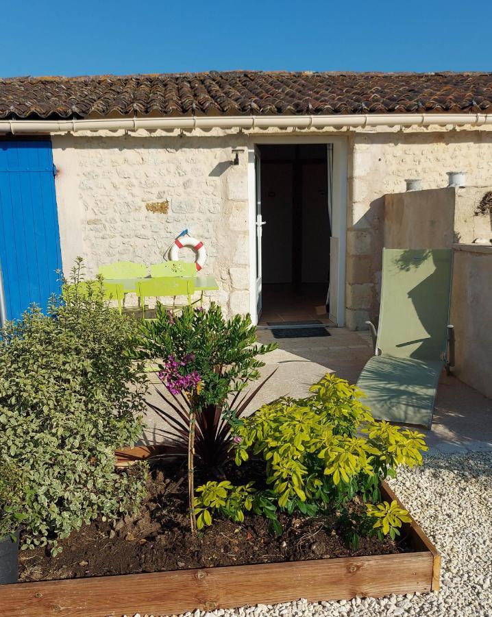 Bed and Breakfast Moulin De Mauzac à Saint-Just-Luzac Extérieur photo